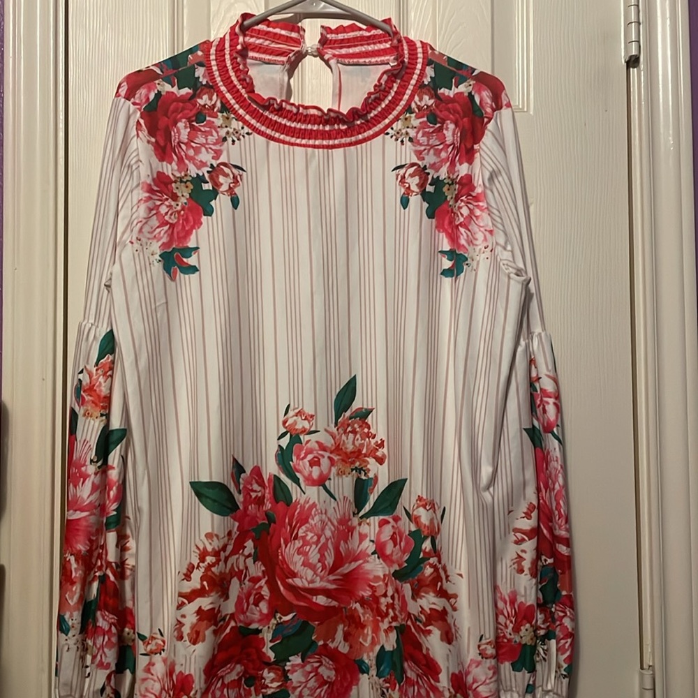Spring floral long sleeve floral top